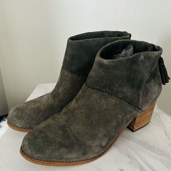 TOMS Leila Suede Block Heel Bootie, Fall Ankle Boot, Gray/Sage, Size 9.5, - Picture 3 of 16